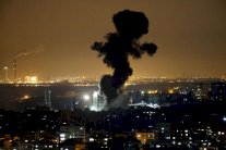 غارات اسرائيلية على غزة ردا على إطلاق صواريخ