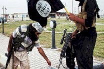 عام على هجوم داعش والعراق لا يزال تحت وطأة التهديد