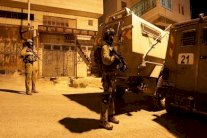 اسرائيل تسمح بفتح محلات تجارية في الخليل