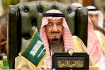 العاهل السعودي يهنئ العالم الإسلامي بحلول رمضان
