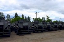 بريطانيا تقدم 55 مدرعة للجيش الأوكراني