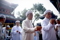 مسلمون ممنوعون من الصيام في رمضان!