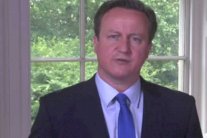 كاميرون: مسلمو بريطانيا يجسدون روح التعايش