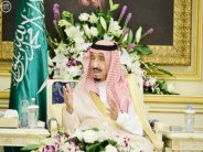 العاهل السعودي يستقبل المهنئين بشهر رمضان