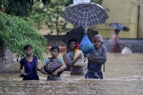  وفاة 55 شخصا في فيضانات غرب الهند