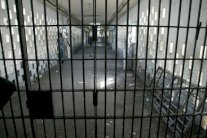 معتقل فلسطيني مضرب عن الطعام معرض للموت في اي لحظة 