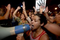 الحكم في قضية مغربيتيْن بسبب التنورة الاثنين القادم