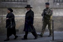 إسرائيل تمنح المتشددين الاشراف على 