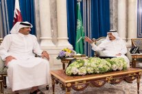 الملك سلمان يبحث مع أمير قطر مستجدات المنطقة 