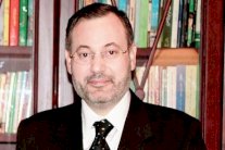 نقابة الصحافيين المغاربة تطلق النار على أحمد منصور