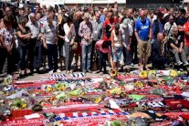 دقيقة صمت في بريطانيا حدادًا على ضحايا سوسة