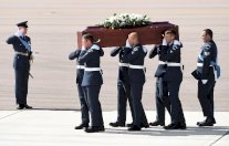 لندن تدعو السياح البريطانيين الى مغادرة تونس