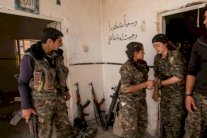 الأكراد يحققون الانتصارات ضد داعش وسط قاعدة شعبية