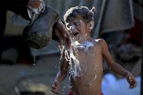 ألف لاجئ سوري يوميًا إلى اليونان