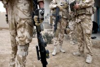 نصف المجندات البريطانيات تعرضن للتحرش