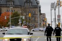 اعتقال رجل بتهمة 