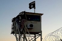 الفرع المصري لداعش يتبنى استهداف زورق عسكري في سيناء