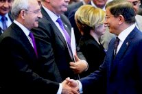 أوغلو (داود) يحادث أوغلو (قليجدار) حول الائتلاف