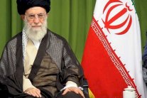 خامنئي يدعو للقتال ضدّ الغطرسة الأميركية