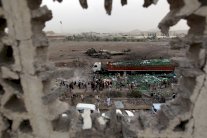 الميليشيات الحوثية تقتل 57 مدنيًا في عدن