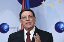 وزير خارجية كوبا يريد رفع الحظر عن بلاده