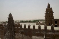 اليونيسكو تقاضي المسؤولين عن تدمير اضرحة تمبكتو