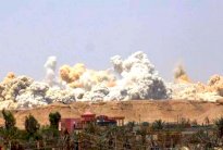 داعش يفجر ملعب الرمادي