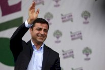 دميرتاش: عملية تركيا ضد داعش غطاء لاستهداف العمال