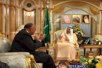 الملك سلمان يستقبل وزير الخارجيه المصري
