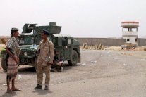 المقاومة اليمنية تشن هجوما لإستعادة زنجبار