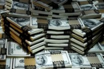 الكويت توافق على تأجيل آخر دفعة من تعويضات الغزو