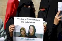 الرهينة الفرنسية السابقة في اليمن تصل الى عُمان