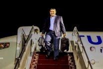 وصول خالد بحاح نائب الرئيس اليمنى إلى عدن