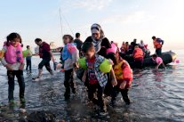 49 مهاجرا يقضون اختناقا قبالة ليبيا