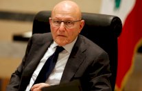 وزير خارجية إيران يلتقي رئيس وزراء لبنان للمرة الأولى