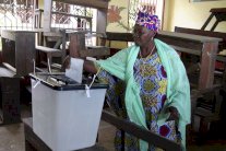 مرسوم رئاسي في غينيا حدد الدورة الاولى من الانتخابات 