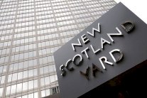 اعتقال أسرة بريطانية من خمسة بشبهة إرهابية 