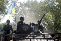 احراق سيارات لمنظمة الامن والتعاون في دونيتسك