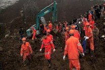 فقدان 40 شخصًا في انزلاق للتربة في الصين