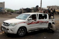 المقاومة الشعبية تضيق الخناق على الحوثيين في تعز