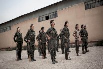 أيزيدية تعتزل الطرب لتقود كتيبة عسكرية! 