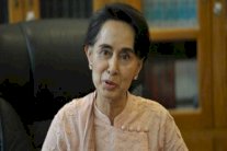 اونغ سان سو تشي قلقة بعد اقصاء رئيس الحزب الحاكم