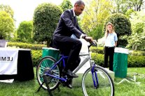 إيران والصين وزيارة البابا... قضايا بانتظار أوباما 