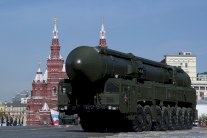 روسيا تختبر صاروخ 