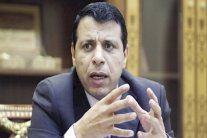 دحلان يواصل هجومه على محمود عباس