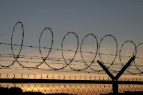 المجر تنهي بناء سياج حدودي لمنع المهاجرين من دخولها