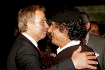 محاولات بلير التوسط لإنقاذ القذافي لم تفلح