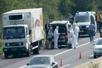 قتلى شاحنة النمسا سوريون على الأرجح