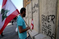 تظاهرات وسط بيروت خطوة مهمة في إنهاء الفساد