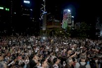 توجيه الاتهام زعيم الاحتجاجات الطلابية في هونغ كونغ